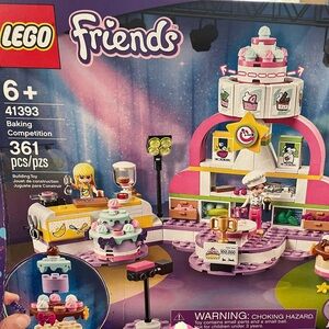 FRIENDS Colorful Baking Adventure Set